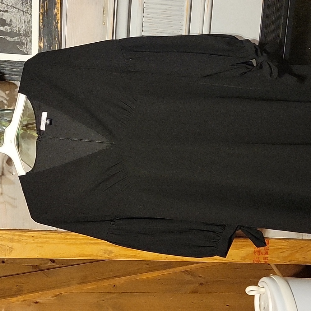 V neck tie sleeve black dress